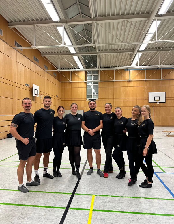 Iza scene: Kako Nošnja tim KUD „Drine“ iz Augsburga doprinosi magiji igre na bini Foto: KUD "Drina" Augsburg