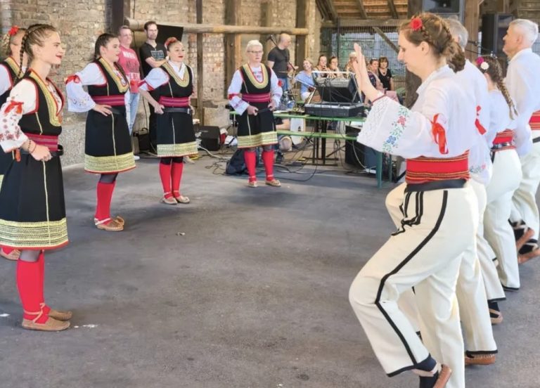FOTO GALERIJA: KUD „Jedinstvo“ Strazbur: „Važno je da ne zaboravimo odakle dolazimo“ Foto: Instagram/kud.jedinstvo.strasbourg